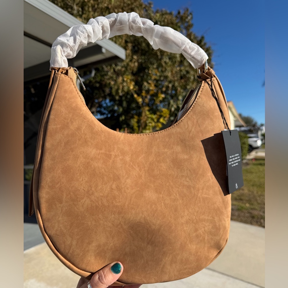 4th & RECKLESS Una Faux Suede Crescent Shoulder Bag - Picture 4 of 16